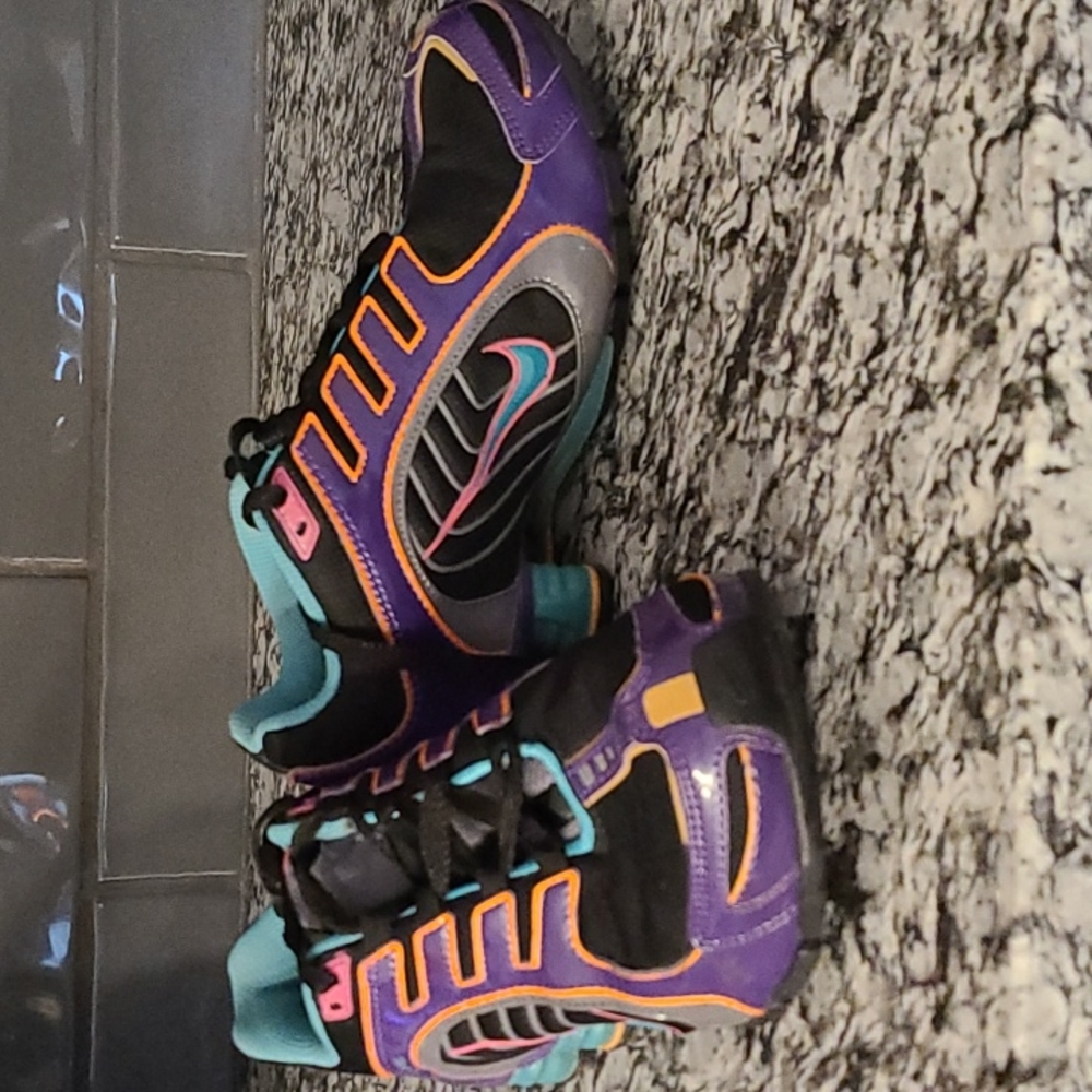 NIKE SHOX "Rare"